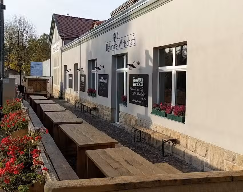 Bio-Bahnhofswirtschaft & paar Radieschen Bio Catering
