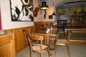 Bistro Biergarten Bühne Statt Giessen