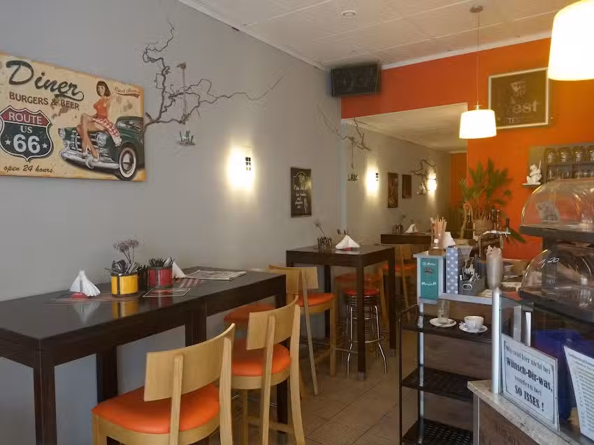 Bistro & Cafė aus.Zeit