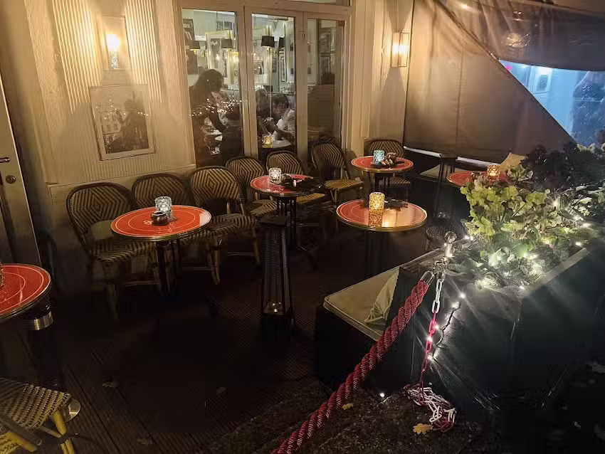 Bistro-Caf&eacute; Jolie