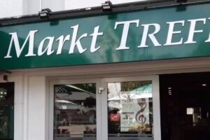 Bistro Caf&eacute; Markt Treff
