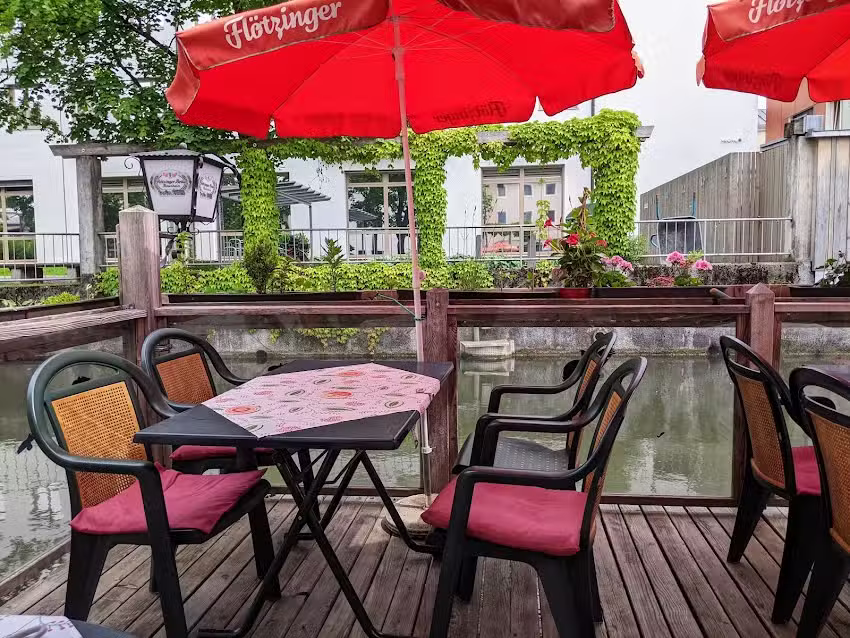 Bistro-Caf&eacute; Servus