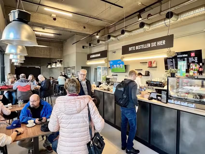 Bistro im Phoenix des Lumi&egrave;res
