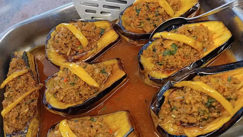 Bistro Kaya und Flohmarkt