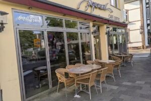 Bistro Paparazzi