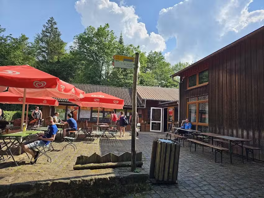 Bistros und Haus der Jagd