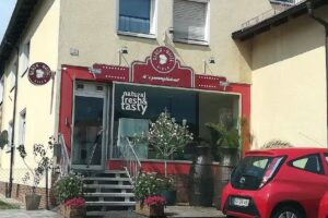 Black White Diner | Pizza Delivery & Takeout