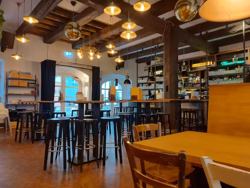 Blauer Fuchs &ndash; Kneipe Bar Restaurant