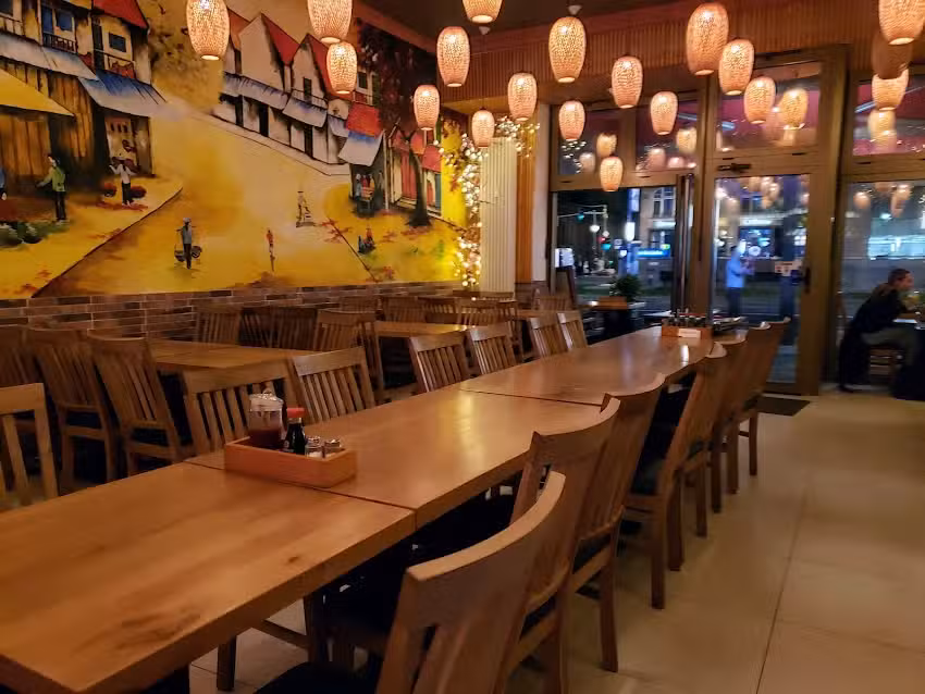 BLOSSOM | VIETNAM RESTAURANT & SUSHI BAR