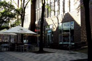 Blue Burger-Beer & Cocktails