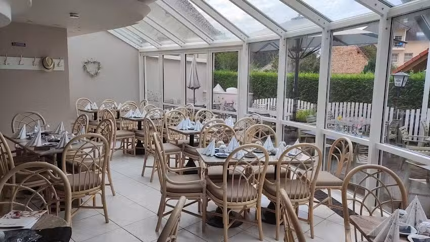 Bl&uuml;mchen und Beere