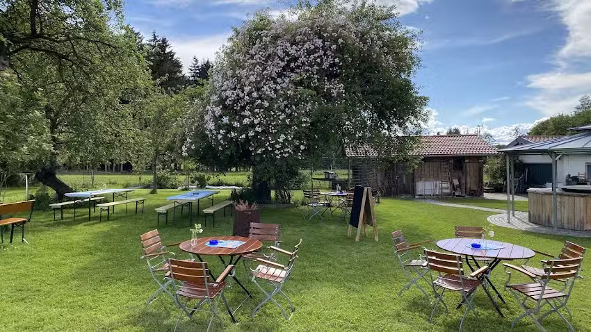 Braust&uuml;berl und Biergarten Hundberg