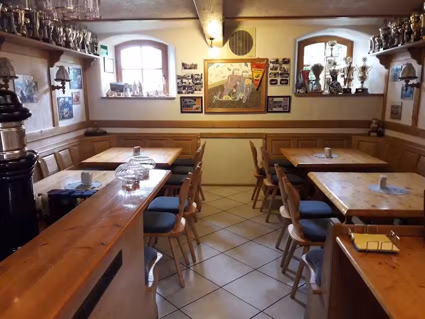 Brotzeitstub&rsquo;n Zum Kuhstall