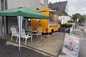 B&uuml;lb&uuml;l H&auml;hnchengrill Imbisswagen