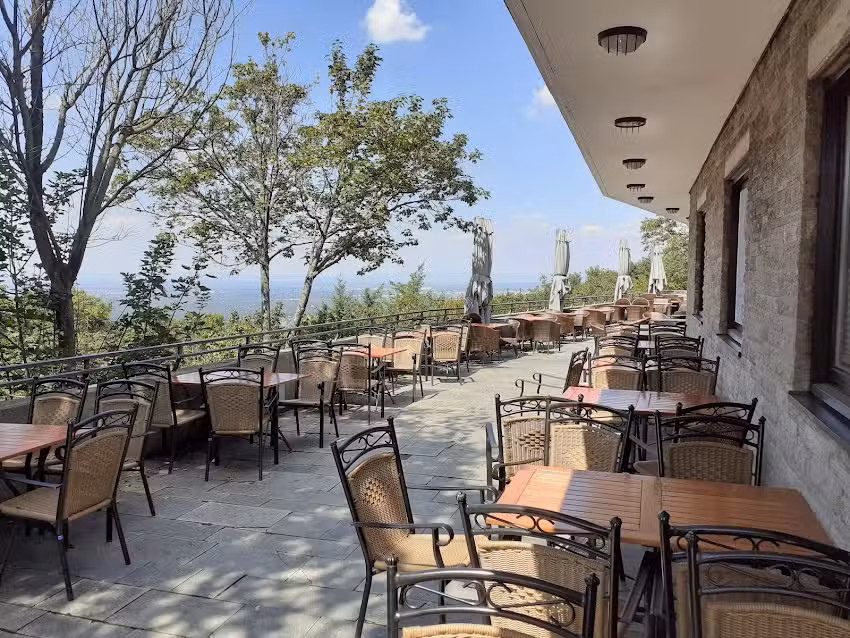 Burg Frankenstein Restaurant