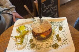 Burger & More ByNesli