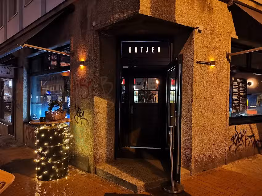 Butjer Smashed in Linden