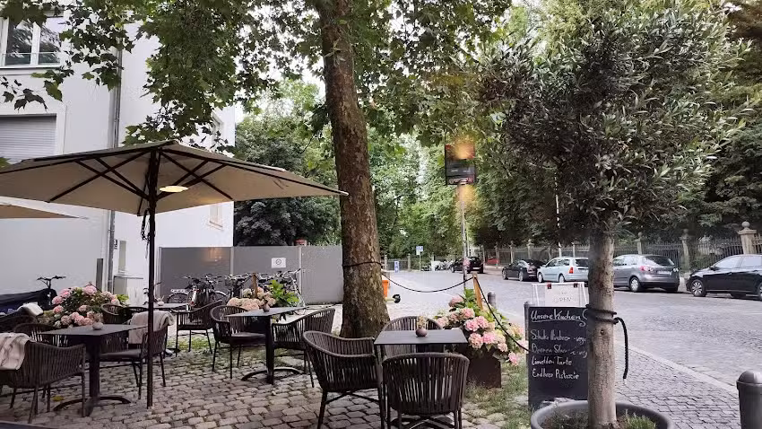 Caf&eacute; am Peterstor by Rough Surface Coffee &ndash; Regensburg