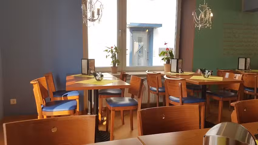 Caf&eacute; Backlust Schwarz & D&ouml;hne