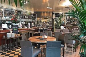 Cafe & Bar Celona Leer