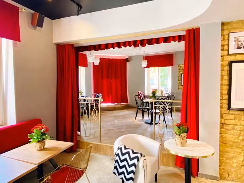 Caf&eacute; Bar Pirouette