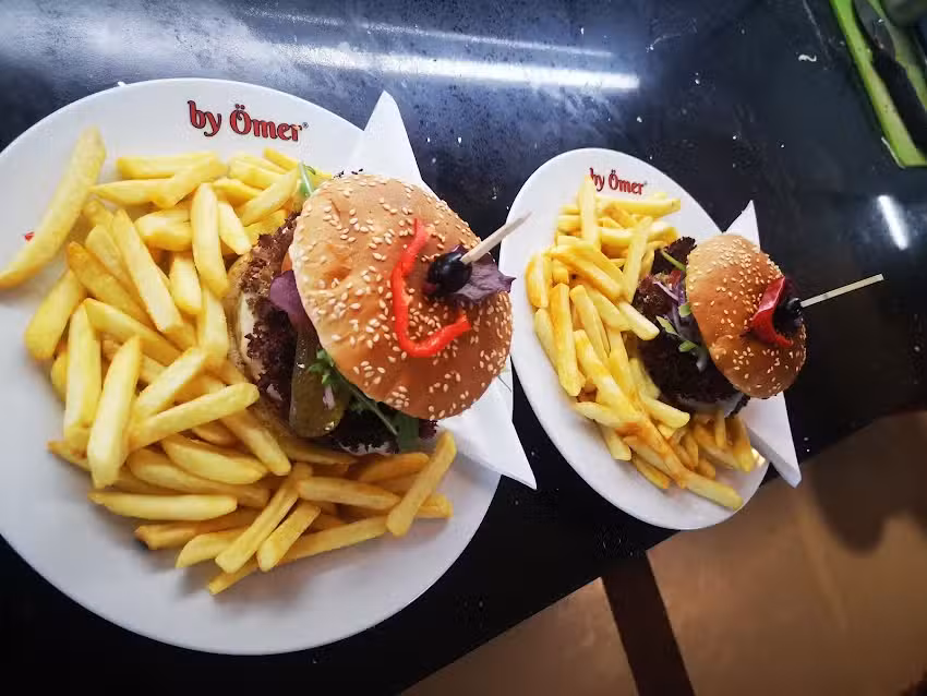 Caf&eacute; Bistro by &Ouml;mer