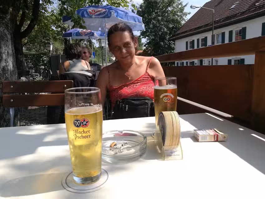 Cafe- Bistro &ndash; Hopfi