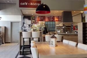 caf&eacute; &bull; bistro im wiro Center