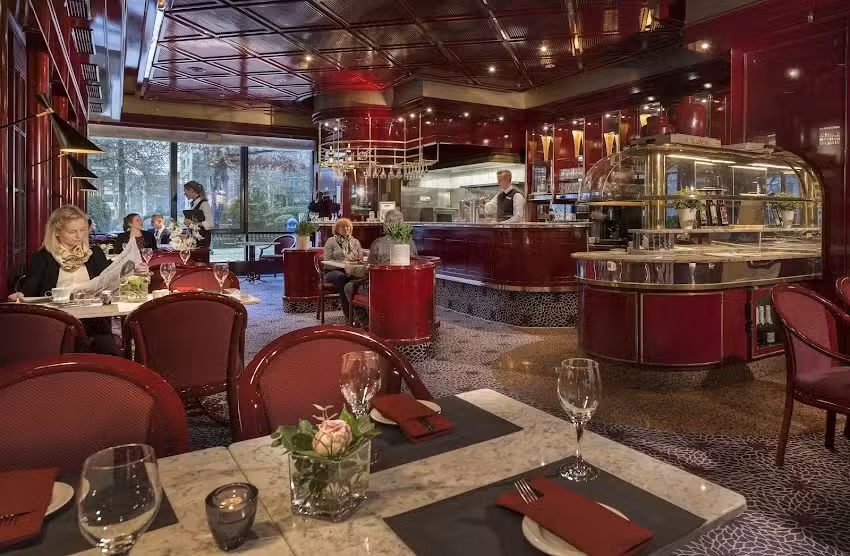 Caf&eacute; Brasserie