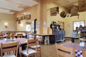 Caf&eacute; &bdquo;Em H&ouml;hnerstall&ldquo; &ndash; Andreas und Cilia Gentz