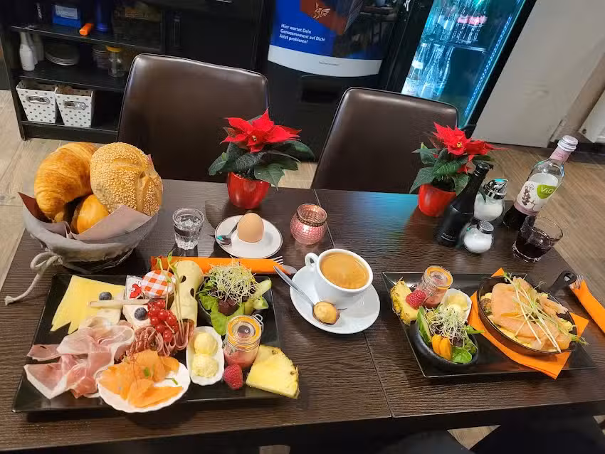 Caf&eacute; et&hellip;