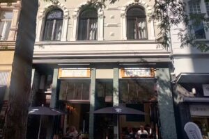 Caf&eacute; Goldjunge Nippes