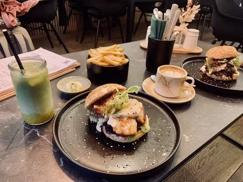 Caf&eacute; Hin & Veg