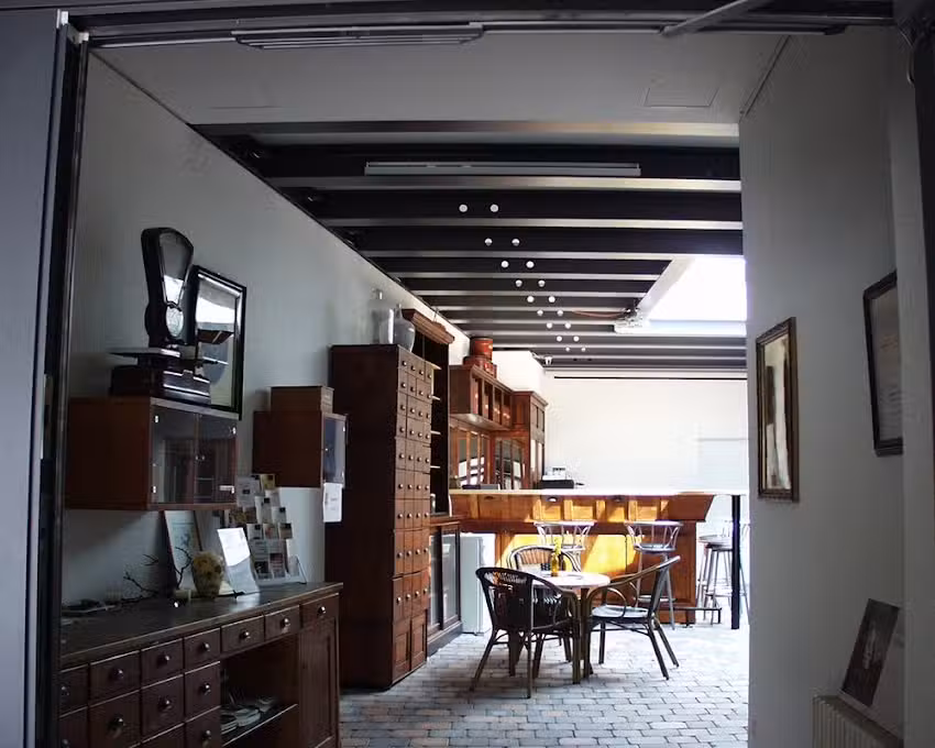 Cafe&acute; in der alten Drogerie