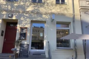 Cafe Kiva Han