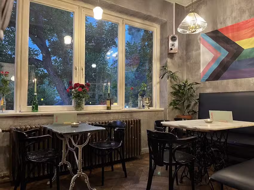 caf&eacute; kollektiv krawall