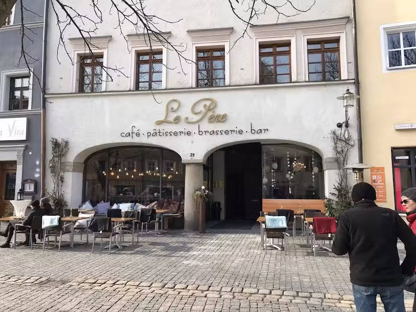 Caf&eacute; Le P&egrave;re