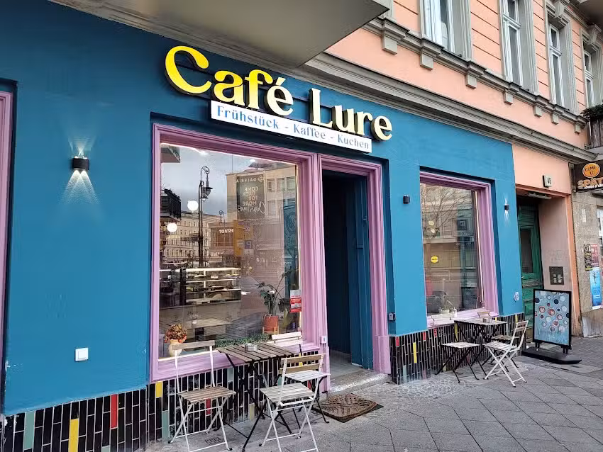 Caf&eacute; Lure
