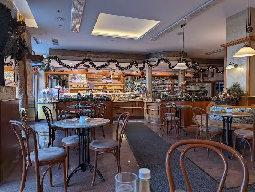 Cafe Marx &ndash; B&auml;ckerei & Konditorei
