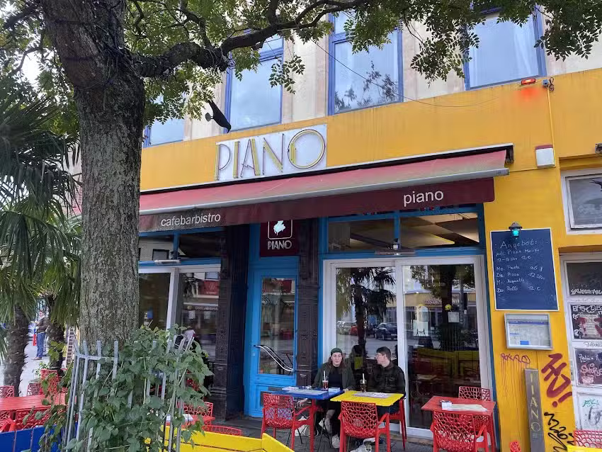 Cafe Piano
