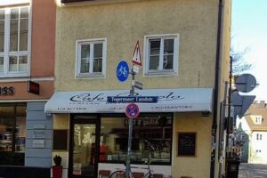 Caf&eacute; Piccolo