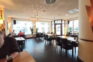 Caf&eacute; Restaurant 4 Komma 3