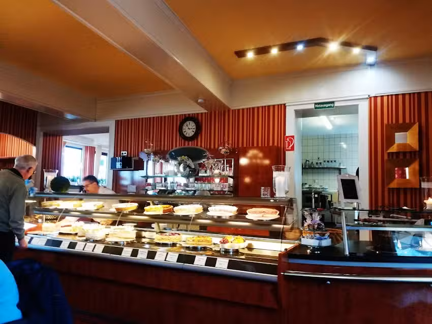 Caf&eacute; Restaurant am Schlossweiher