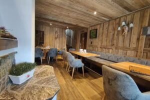 Caf&eacute; & Restaurant Anna