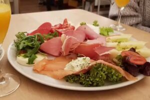 Cafe, Restaurant & Bar Lindl