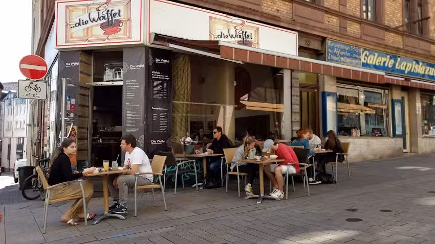 Caf&eacute;, Restaurant Gegen&uuml;ber / Wiesbaden