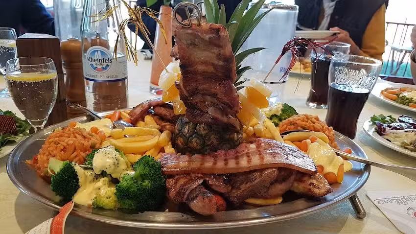 Caf&eacute;-Restaurant &bdquo;Graf&ldquo;