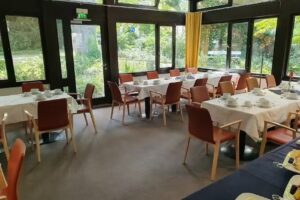 Café-Restaurant im Park