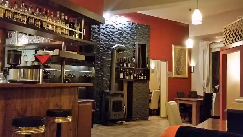 Cafe Restaurant Lims &ndash; Lujan Ali