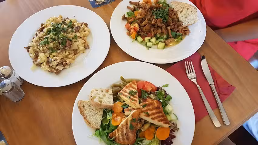 Caf&eacute;-Restaurant Pinelli